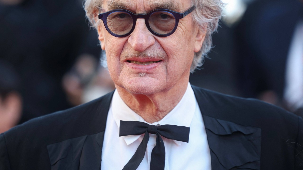 Wim Wenders, 13 yaşındaki Nastassja Kinski’nin çıplak sahnesini içeren filmini gösterimden çekti