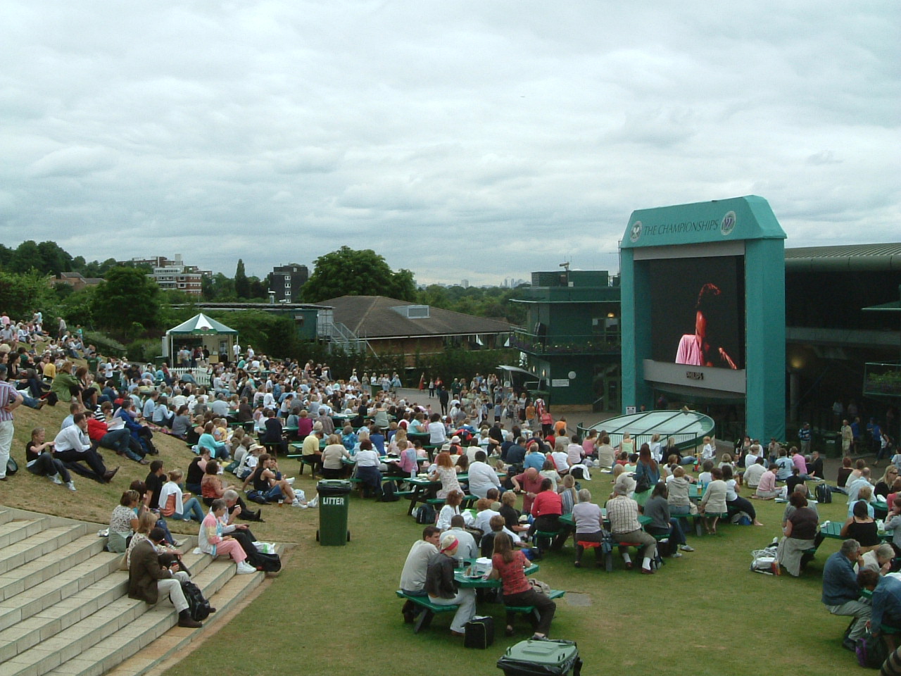 Wimbledon'dan Dünya Kupası'na Engel: Henman Hill'de Maç Yok