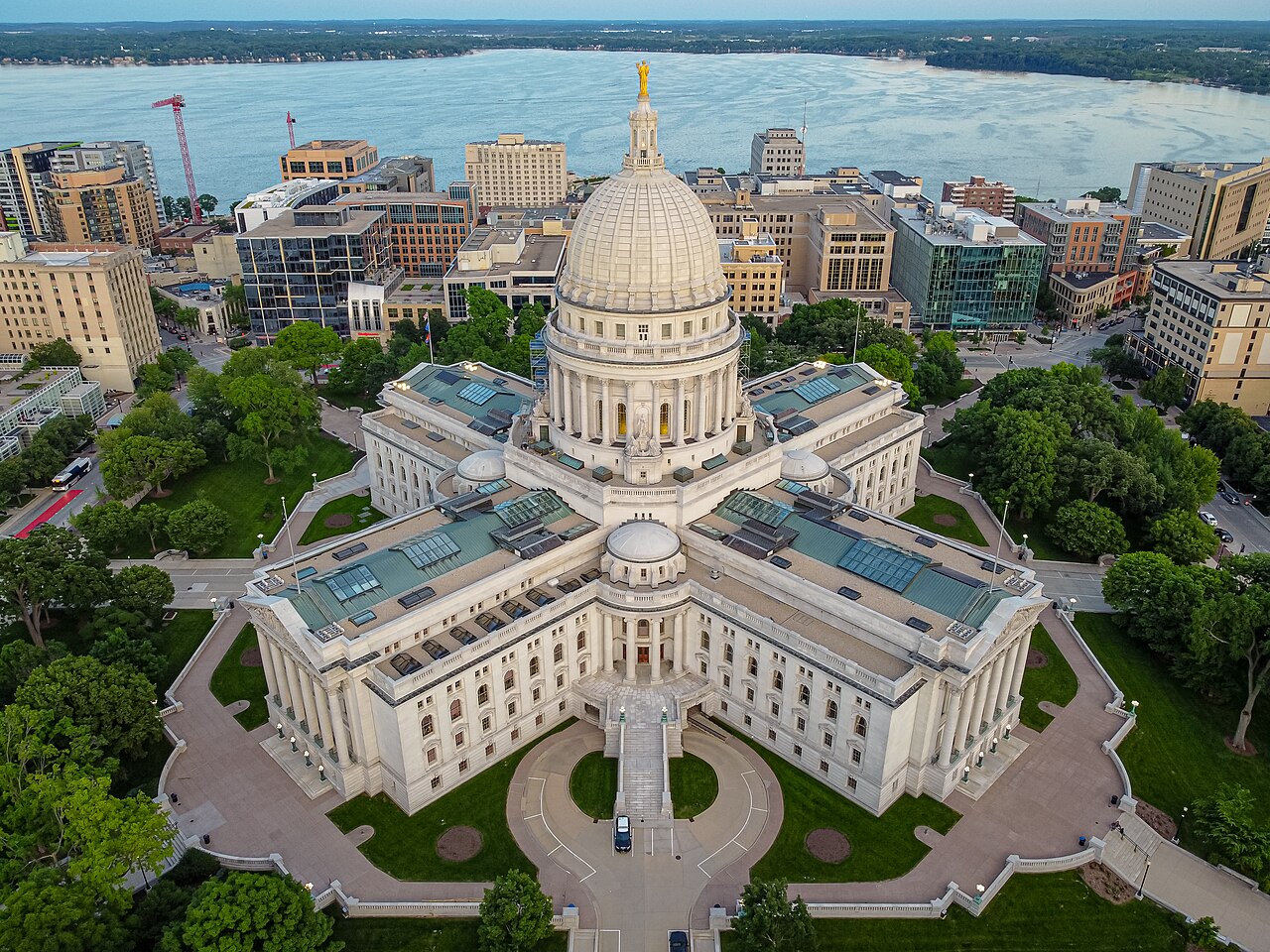 Wisconsin Valilik Yarışında Cumhuriyetçiler Öne Geçti