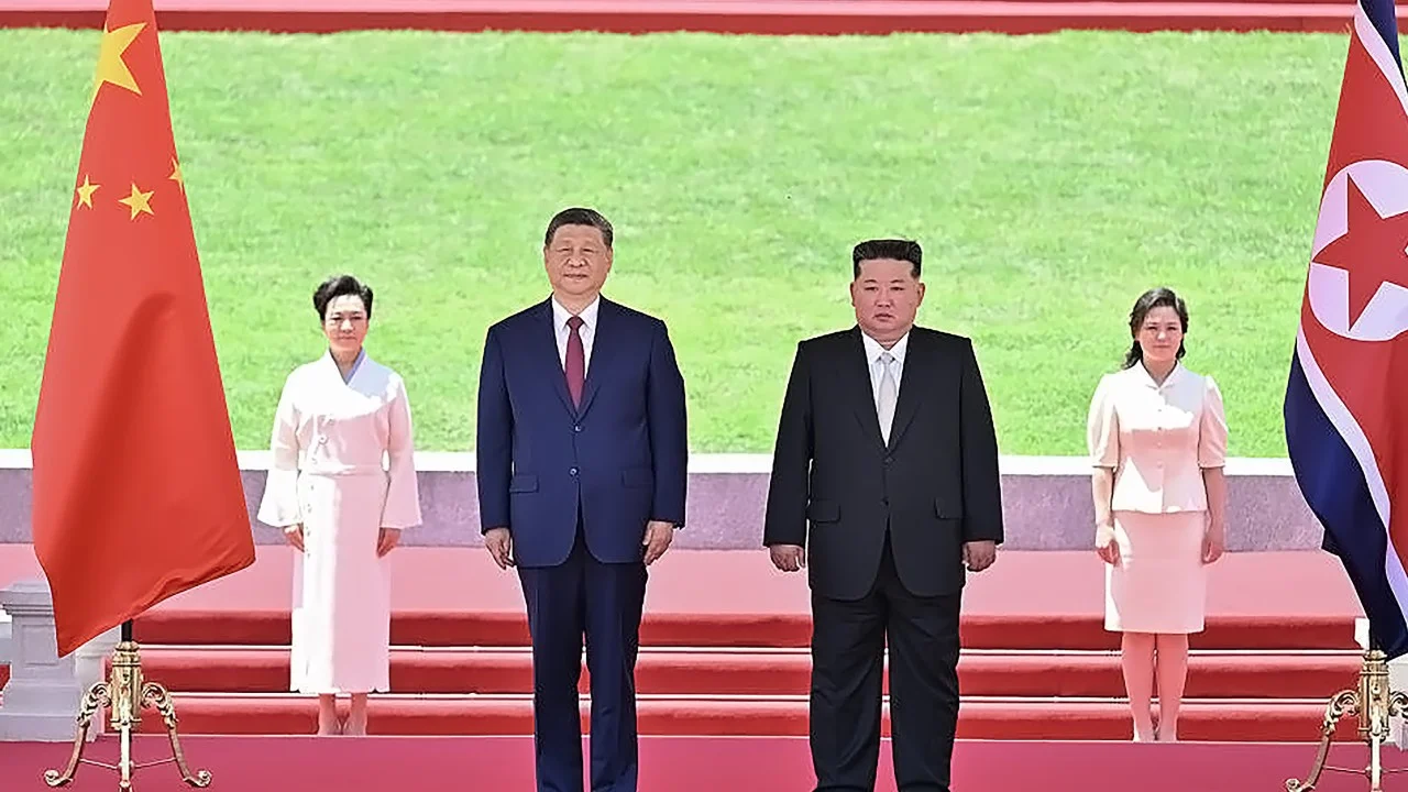 Pompasıyla Karşılandı: Xi Jinping Pyongyang'da