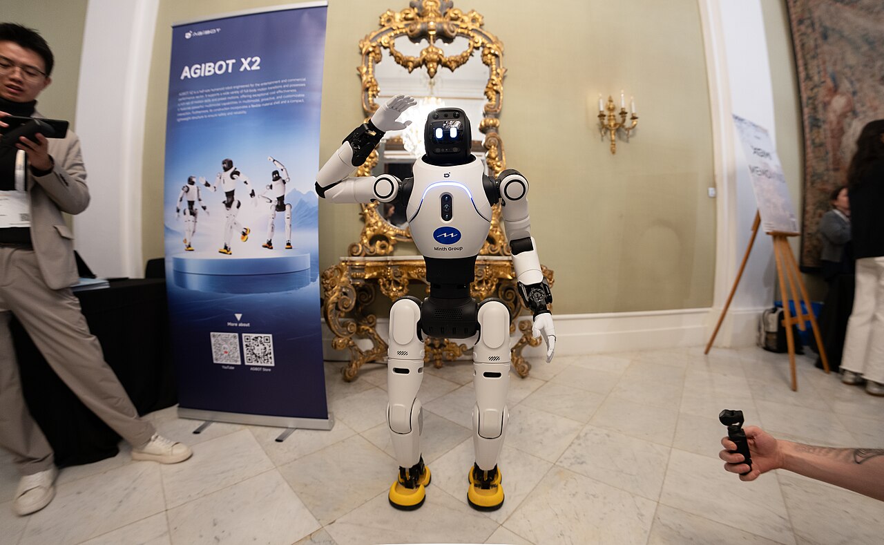 Yapay Zeka, Çin Fabrika Robotlarını Yeni Sektörlere Taşıyor