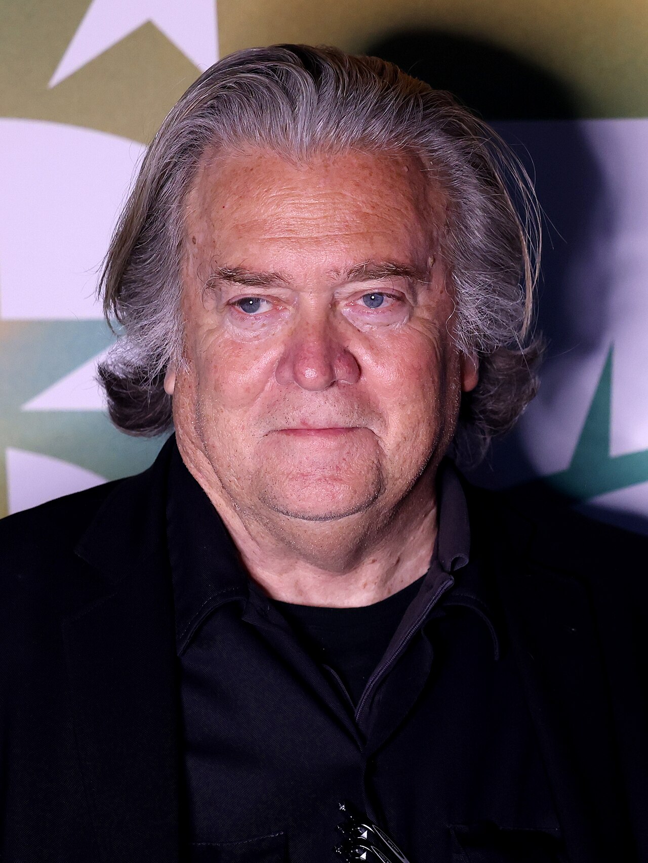 Yargıç, Trump DOJ'ın Bannon Mahkumiyetini Düşürme Girişimini Reddetti