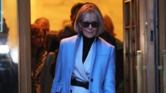 Yargıç, Trump'ın E. Jean Carroll'a 5 milyon dolar ödemesine hükmetti