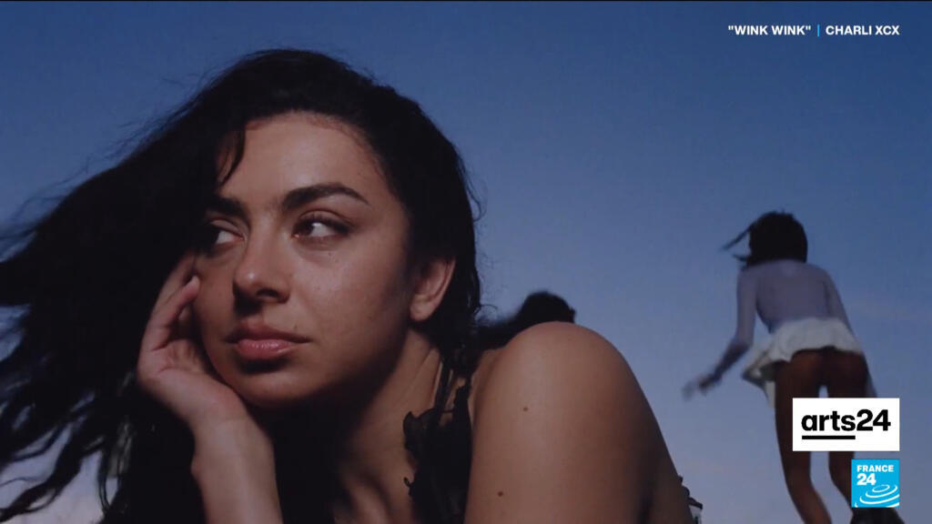 Yazın Soundtrack'i: Charli XCX ve The Strokes Geri Dönüyor