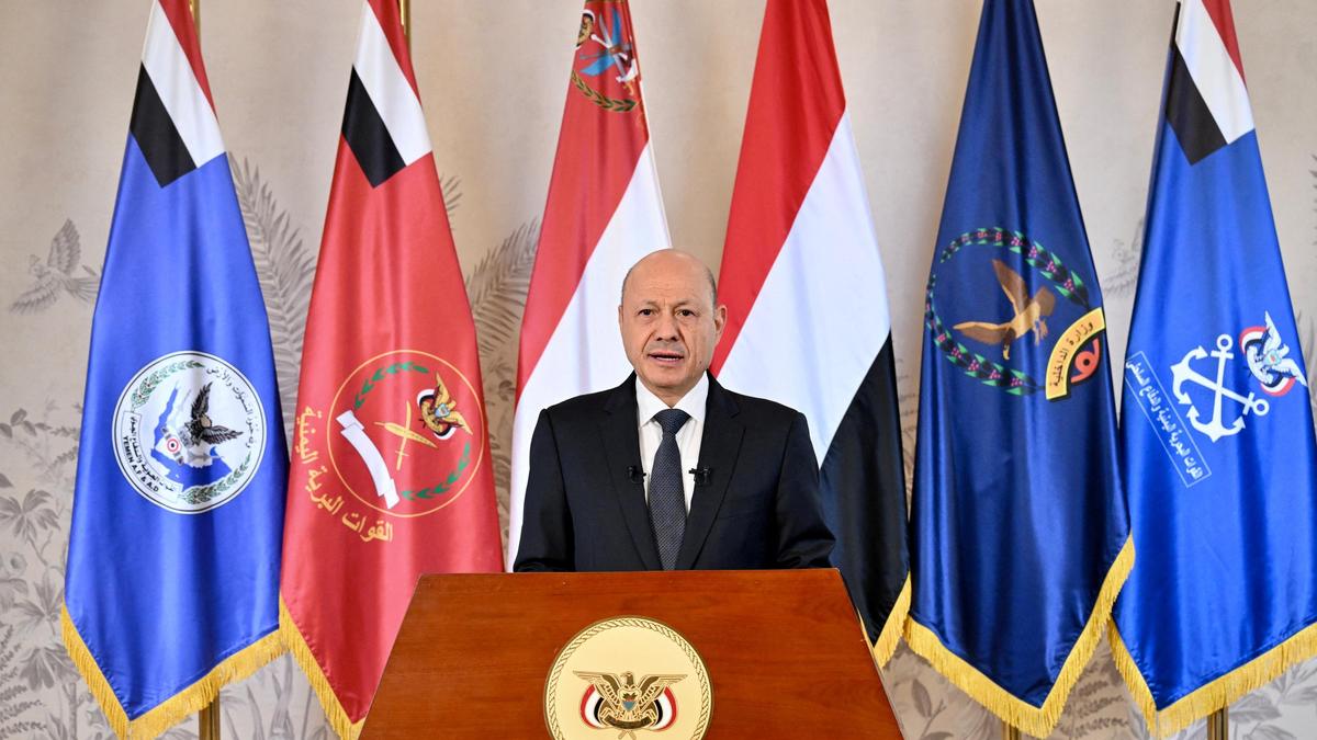 Yemen Cumhurbaşkanlığı Konseyi'nden Husi bölgelerine askeri harekât kararı