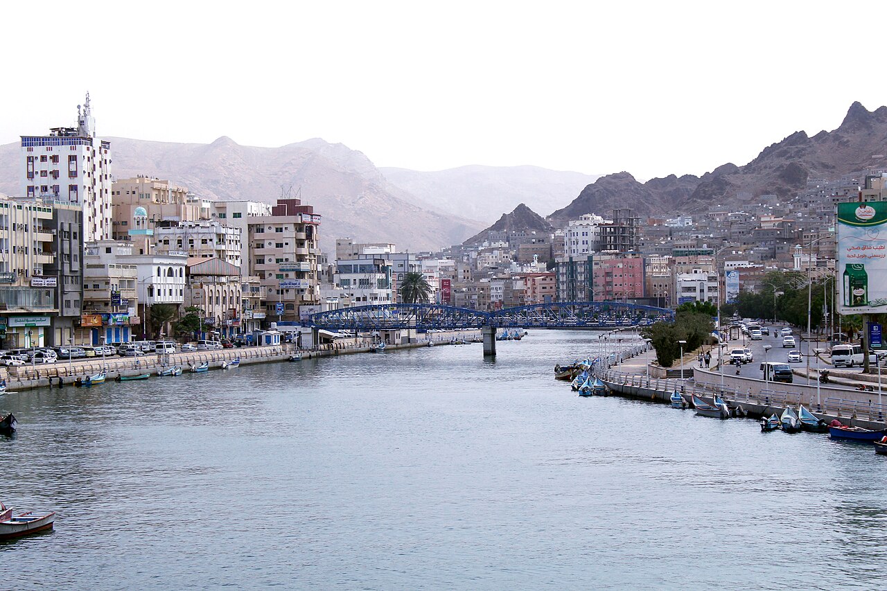 Yemen hükümeti: Husiler Mukalla Havalimanı'na saldırdı