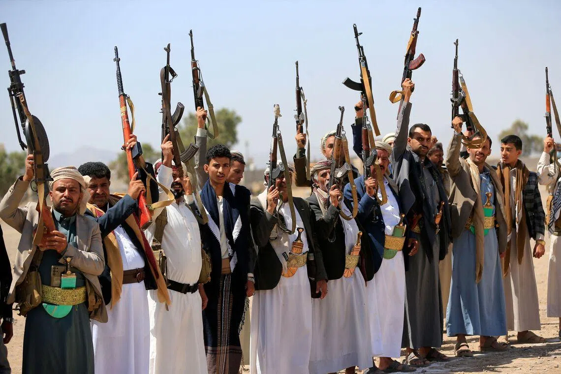 Yemen'de Husiler saldırdı: 14 hükümet askeri öldü