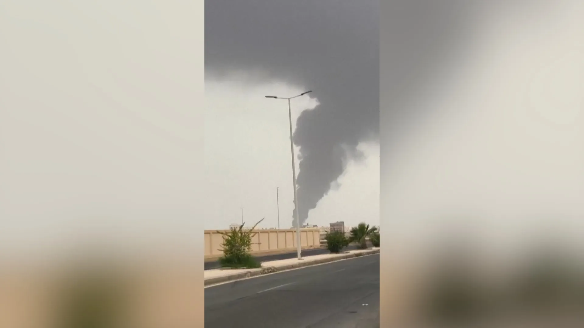 Yemen'deki Husiler Kızıldeniz'deki Suudi petrol tesislerini hedef aldı