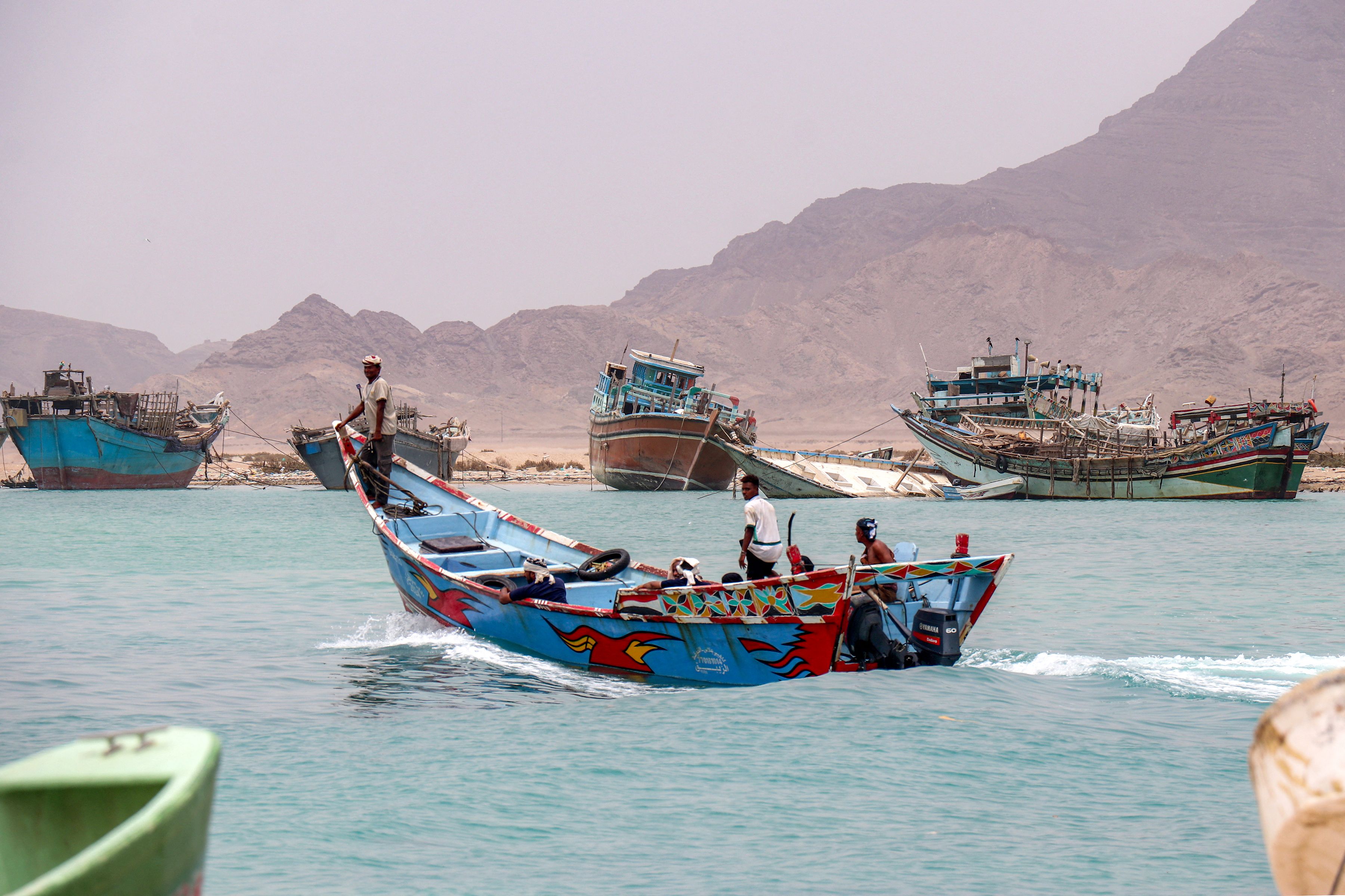 Yemen ordusu Bab el-Mendeb'de Husilere yönelik saldırıları yoğunlaştırdı