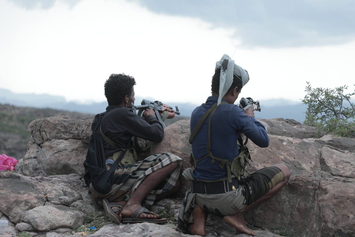 Yemen ordusu: Taiz'de 100 Husî öldürüldü, 5 İHA düşürüldü