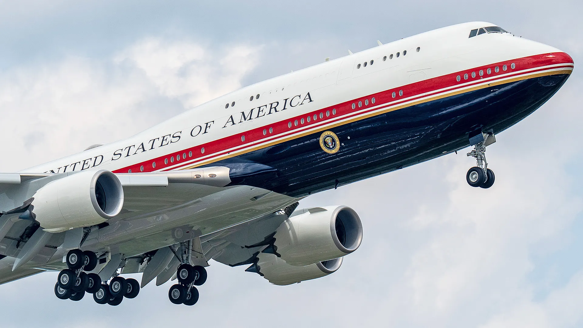 Yeni Air Force One'ın Yapım Süreci: Katar'dan Gelen 747-8i 10 Ayda Dönüştürüldü