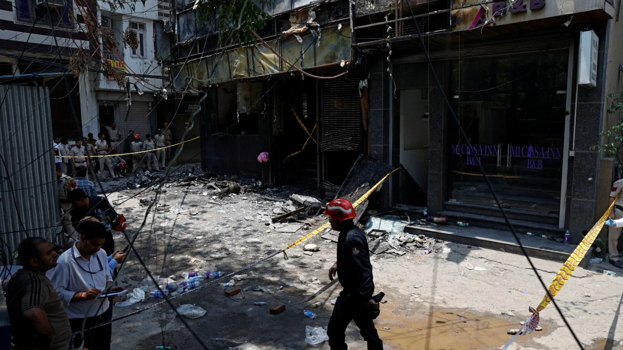 Yeni Delhi'de Otel Yangını: En Az 21 Ölü