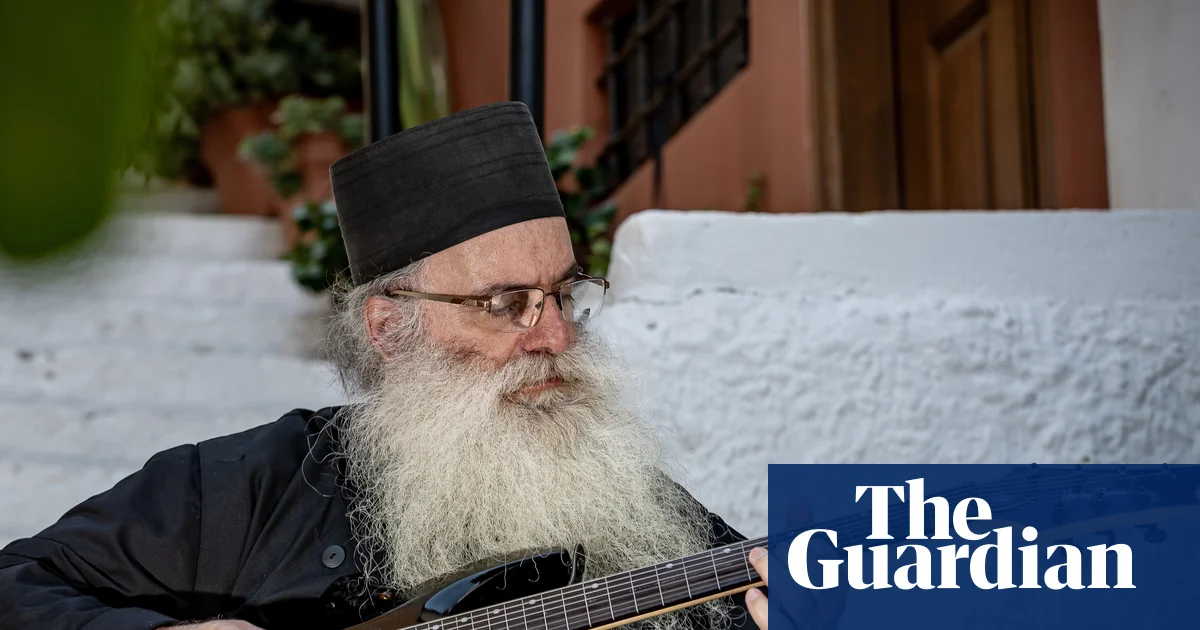Yunan rahibin doom metal albümü yılın en havalı kaydı