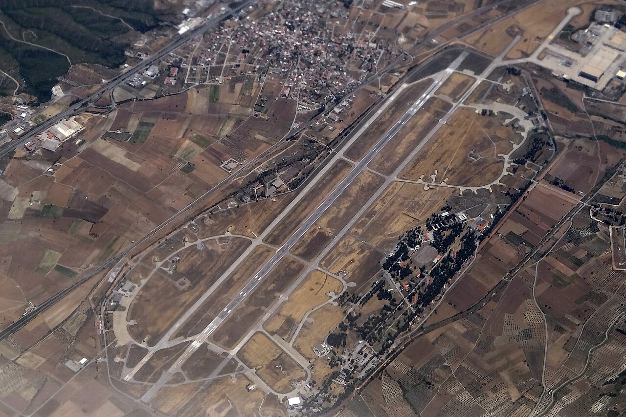 Yunanistan'da F-4 Phantom savaş uçağı düştü