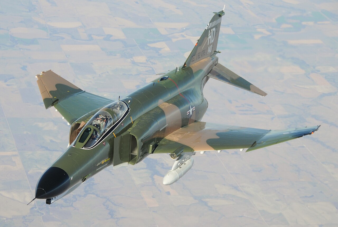 Yunanistan'da F-4 Phantom savaş uçağı düştü: 2 pilot şehit