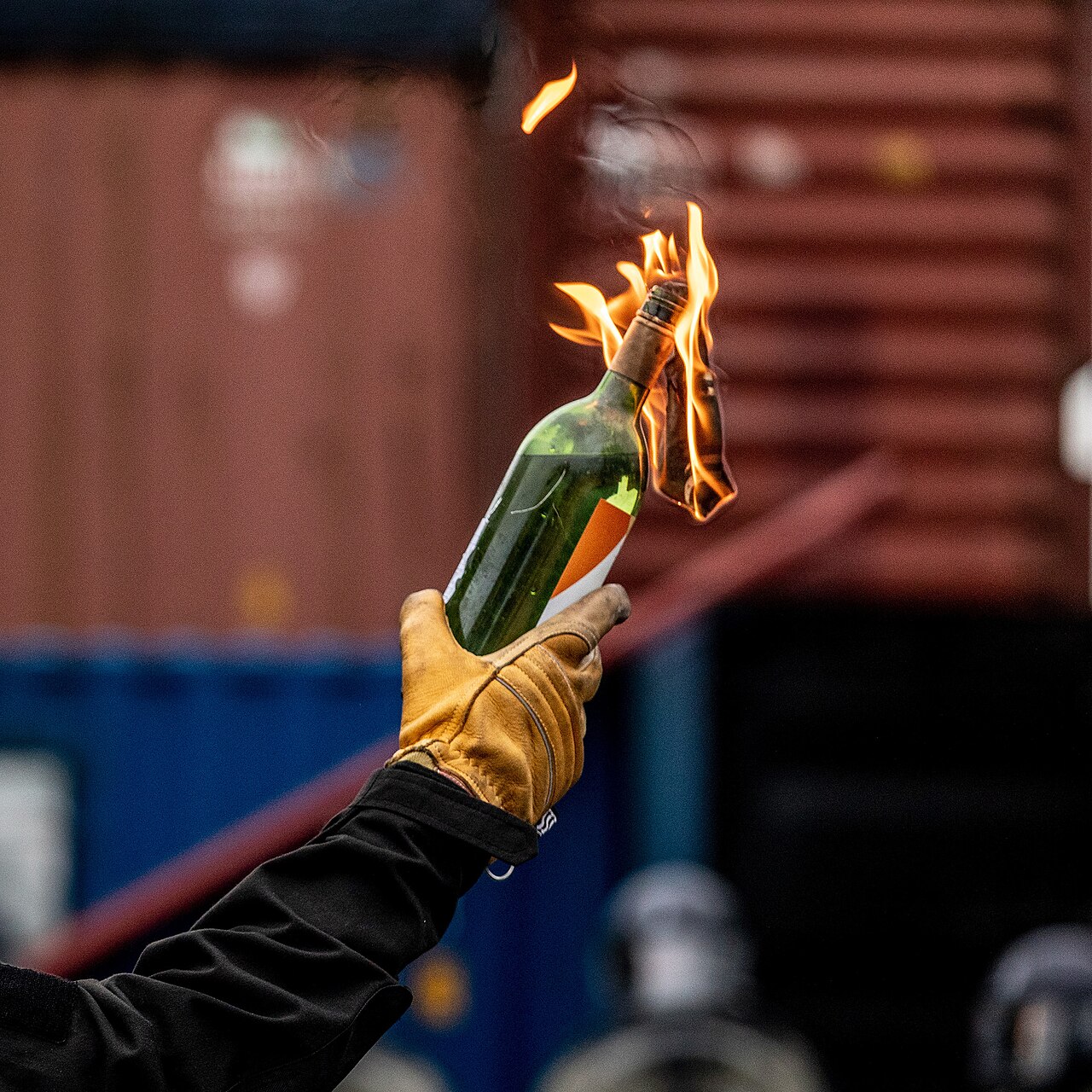 Yunanistan'da Yeni Demokrasi Partisi Üyelerine Molotoflu Saldırı