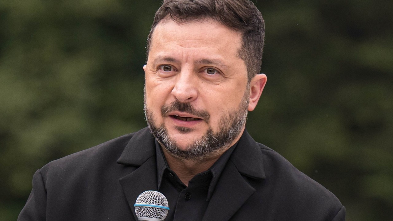 Zelenski, İrlanda'da yakıt ikmali sırasında CIA şefiyle görüştü