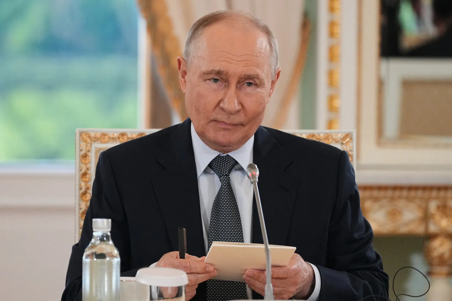 Zelenski’den Putin’e Mektup: Barış İçin Kalem Diplomasisi
