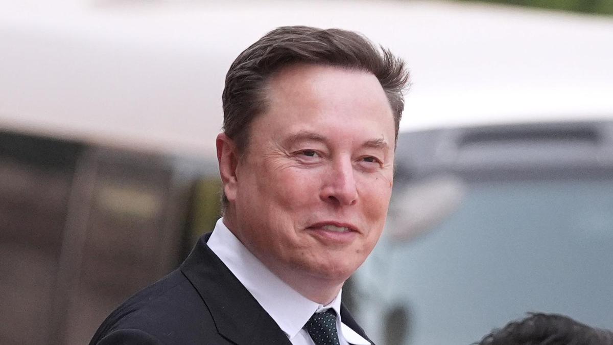 Zelenskiy, Starlink Rolü İçin Elon Musk'a Ukrayna Özgürlük Nişanı Verdi