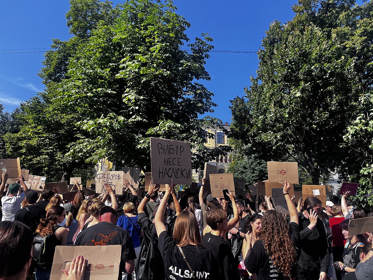 Zelenskiy'nin rakibi Fedorov erken seçim çıkışıyla oyunu bozdu