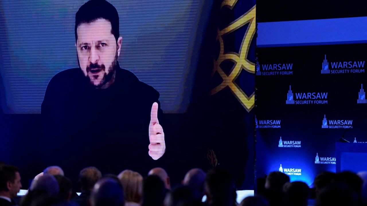 Zelenskiy Trump'a meydan okuyor: Ukrayna Rus rafinerilerini vurdu