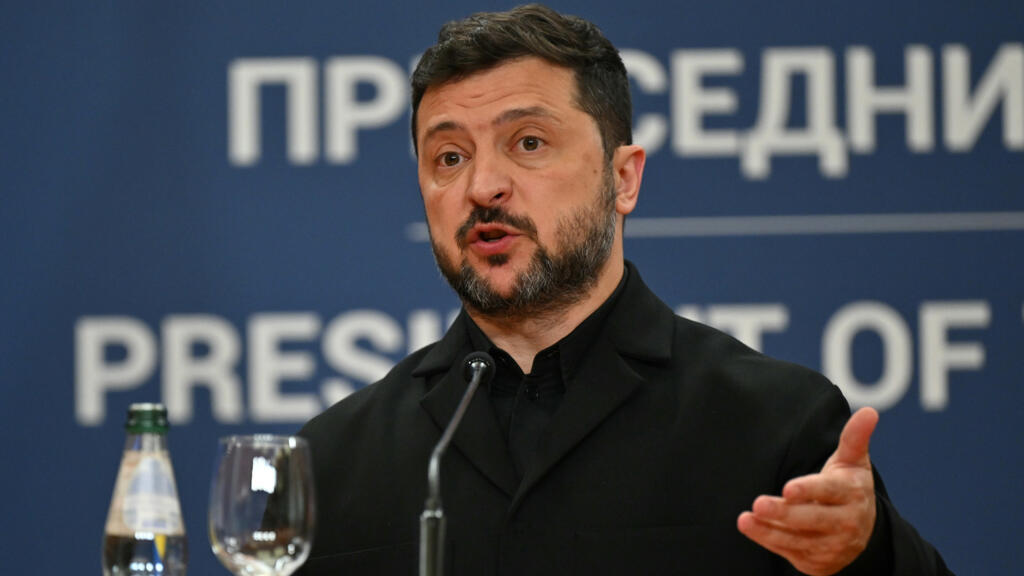 Zelensky: Rus saldırıları sonrası Ukrayna'yı elektriksiz bir kış bekliyor