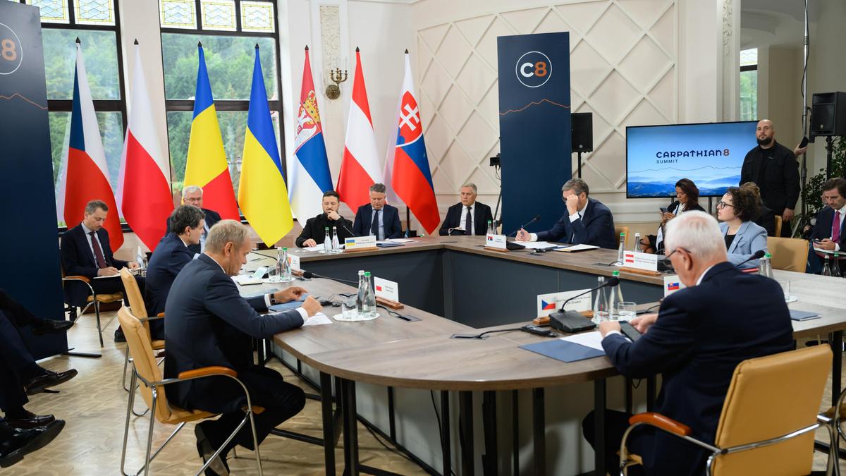 Zelenskyy Karpat Sekizlisi Zirvesi'ne Ev Sahipliği Yaptı