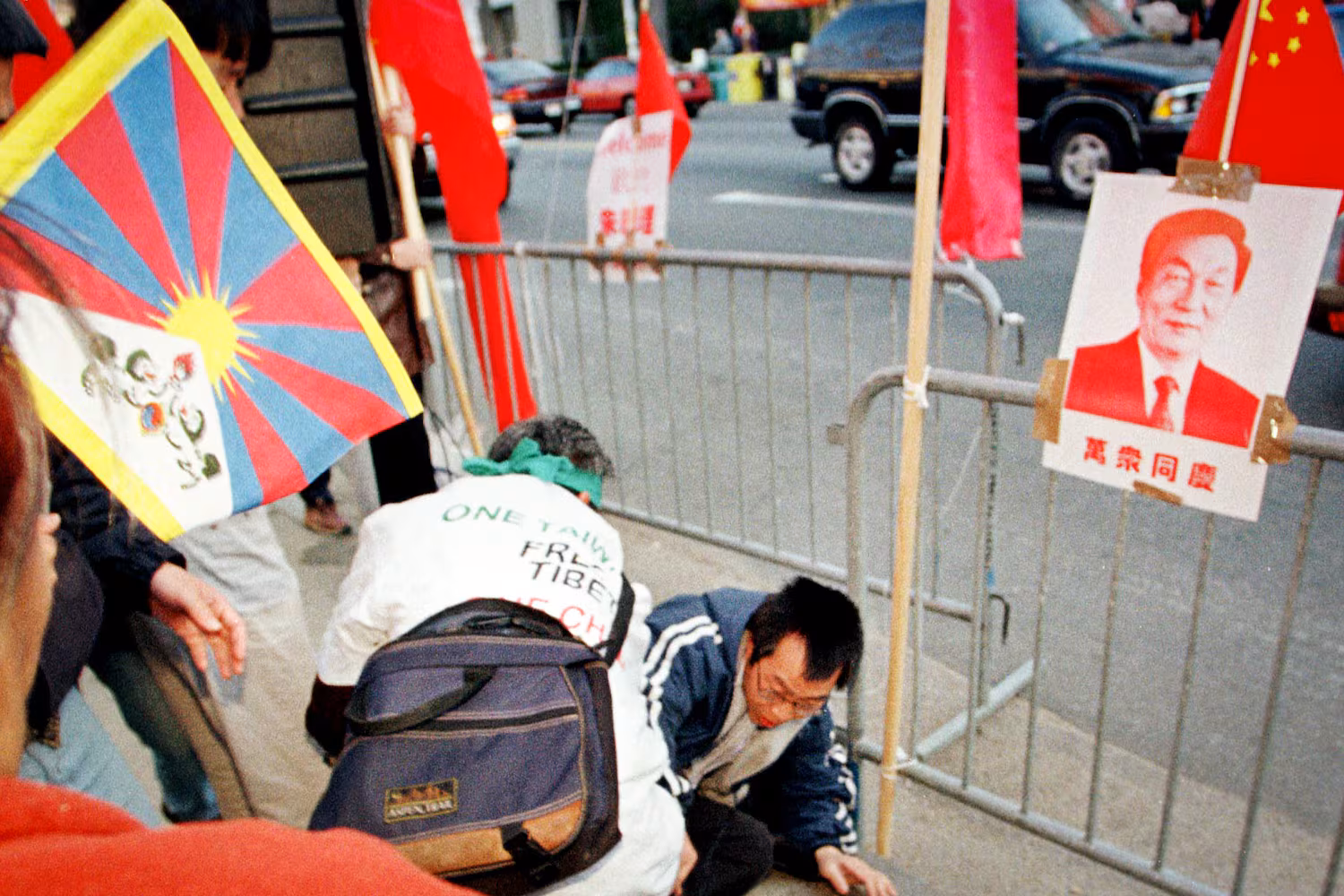 Zhu Rongji'nin Tibet Politikası: Ekonomiyle Kontrol