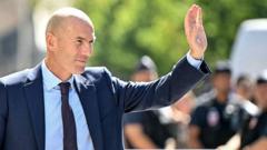 Zidane Fransa'yı Bekledi, Şimdi Yıldızları Yönetebilecek mi