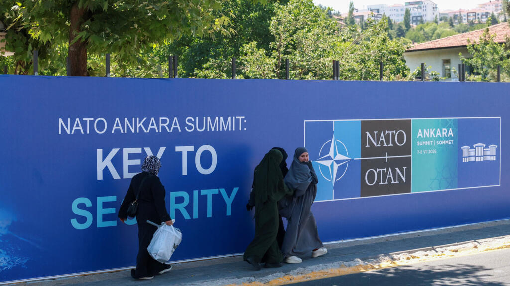 Zirveye ev sahipliği yapan Türkiye, NATO müttefikleriyle büyük silah anlaşmaları hedefliyor
