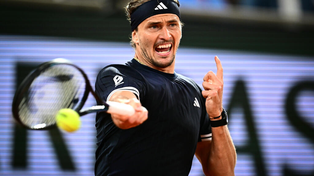 Zverev Fransa Açık yarı finalinde, Mensik Fonseca'yı eledi